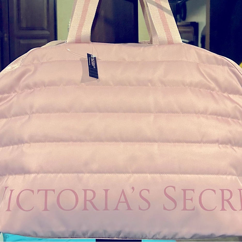 (NWTS) Victoria Secret bag.